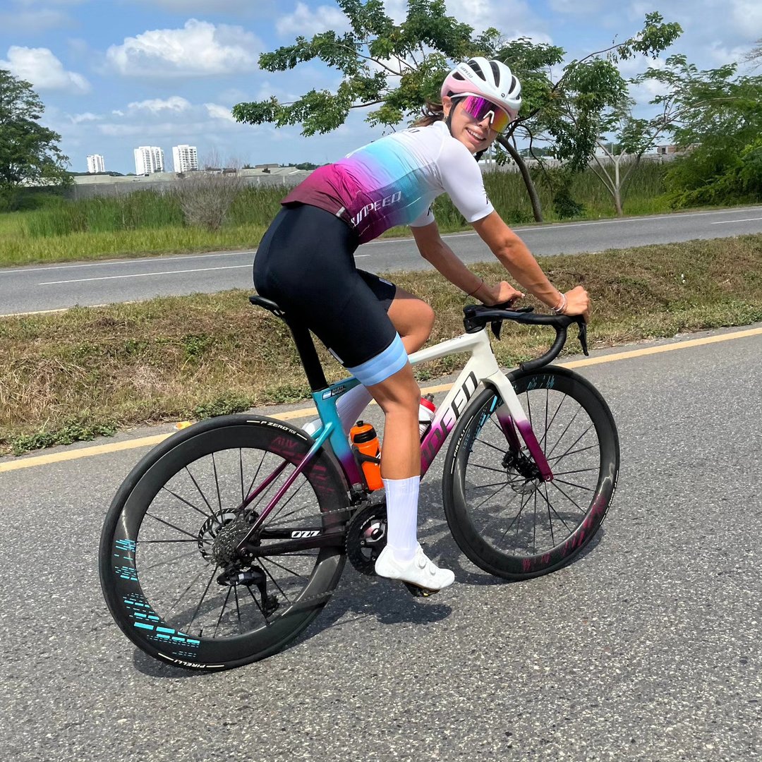 Julieta Benedetti, ciclista profesional